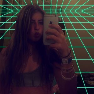 Meet your Posher, Falon